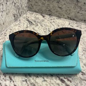 Tiffany Sunglasses - Pillow Frame with Case